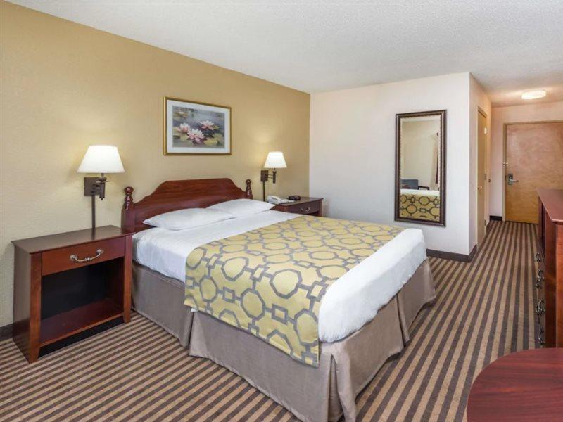 Baymont By Wyndham Metropolis Otel Dış mekan fotoğraf